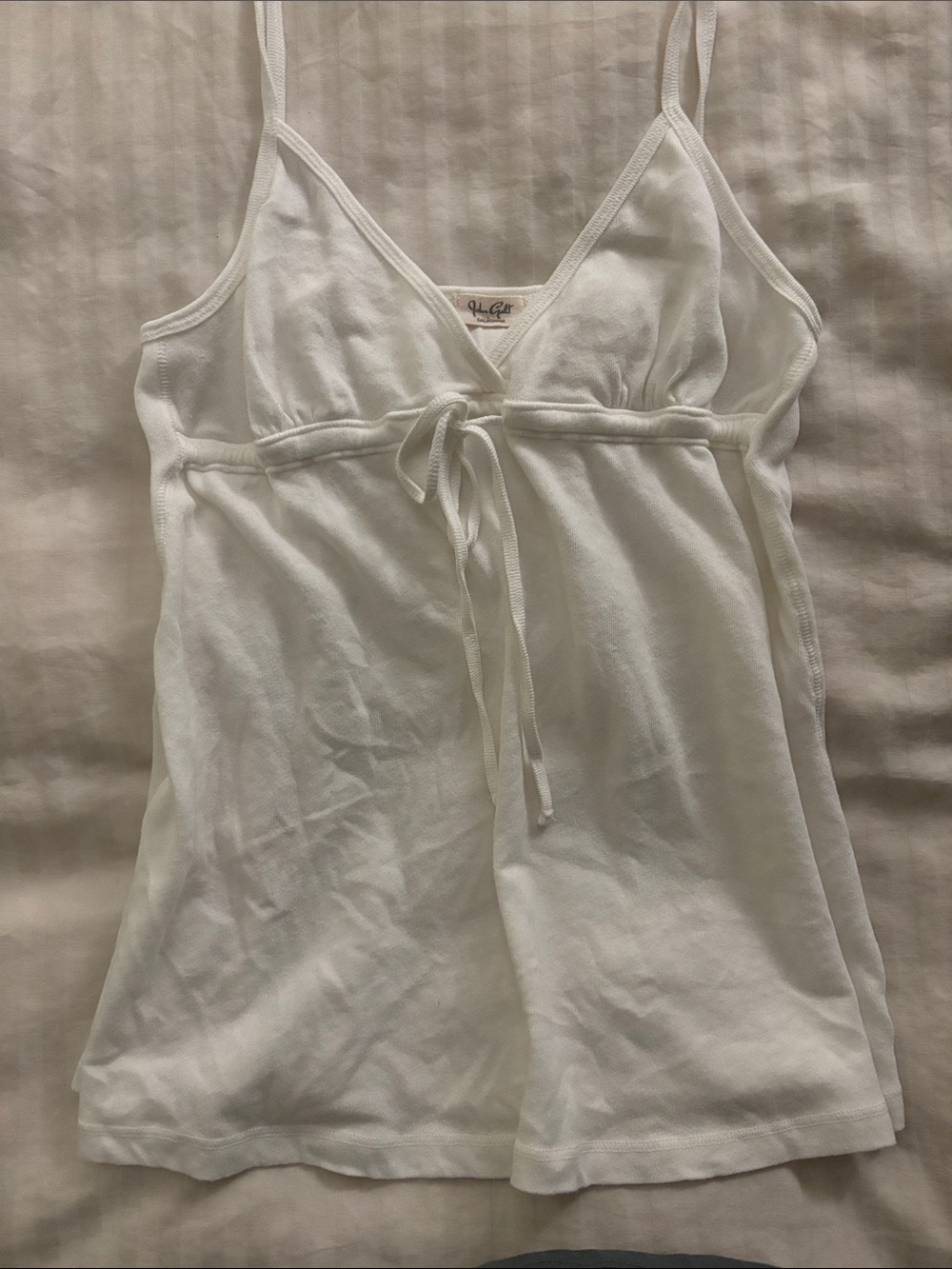 Brandy Melville Cute White Tie-Front V-Neck Cami